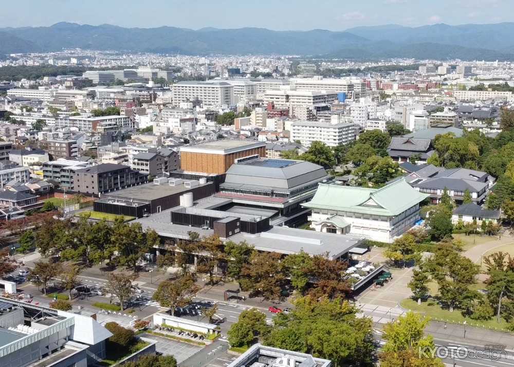 ◤施設紹介◢ロームシアター京都を最近知ってくださった方も多いと思いますので、改めて劇場の紹介をさせてください🙇‍♀️ ロームシアター京都には、3つの ホールがあります。