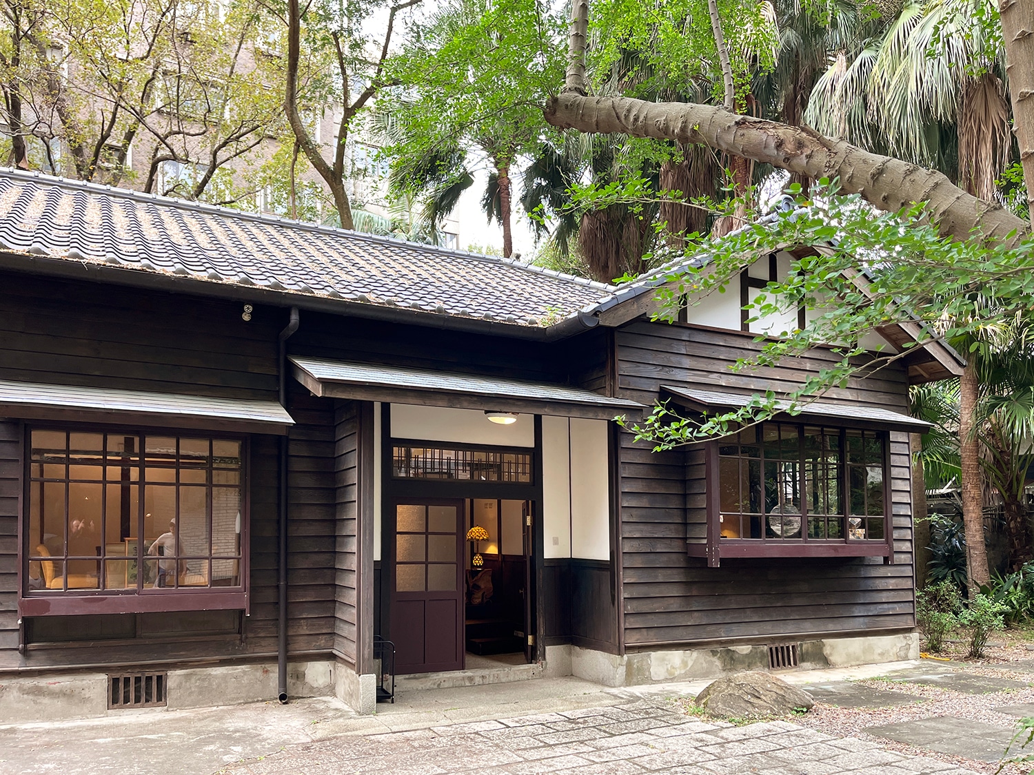 幻想的な台湾「九份」はどんな場所？台湾甜商店 -taiwan ten