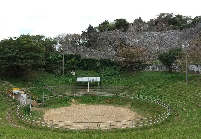 安慶名城の高石垣と輪郭式縄張り - 縄張りマニアの城巡り