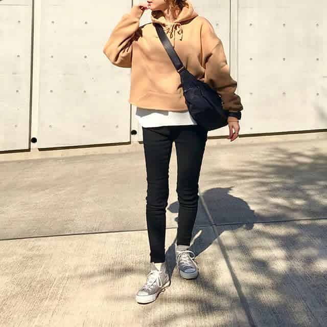 春夏 大人女子のアウトドアコーデ。キャンプやピクニックにぴったりな着こなしは？Niau ニアウ