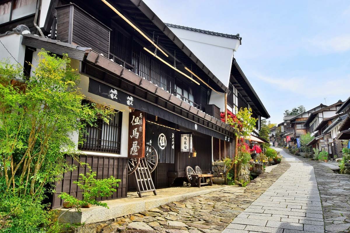 宿場町」とは？江戸時代の交通拠点の歴史と今に残る魅力を徹底解説！ノミチ古道・街道歩き体験メディア