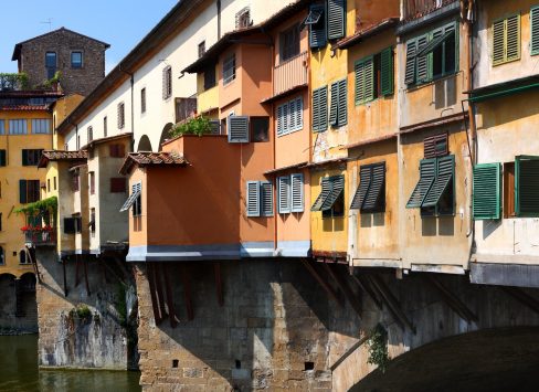 ヴェッキオ橋から ヴェッキオ橋フィレンツェ歴史地区- ツアーとアクティビティ