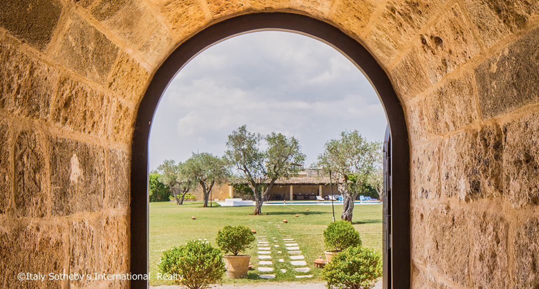 ヨーロッパの古城であこがれのウエディングを！ 結婚式の魅力や費用を解説 リゾート婚特集マイナビウエディング