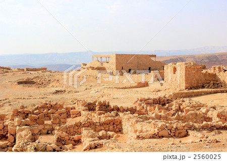 年間75万人以上が訪れる、砂漠に位置するユネスコ世界遺産「マサダ」