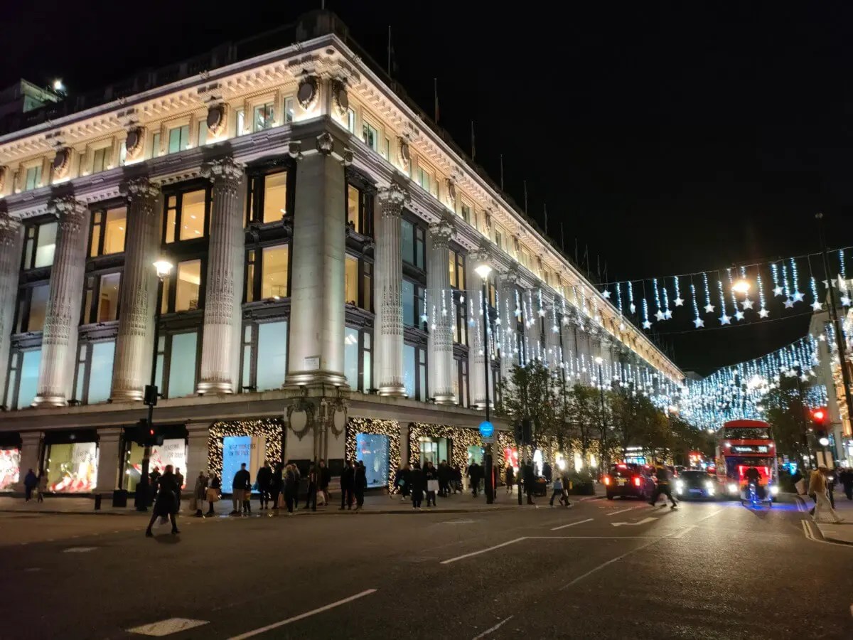 英国ロンドンのハイドパークのクリスマスフェスティバルである「ウィンター·ワンダーランド WinterWonderland 」が幕を上げた。英国で最も人気のあるクリスマスフェスティバルの一つであるハイ- MK