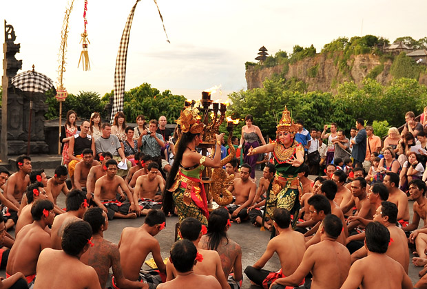 バリ島のケチャックダンスとは？ケチャを見れる場所や見どころを解説バリ島バリイクマガジン
