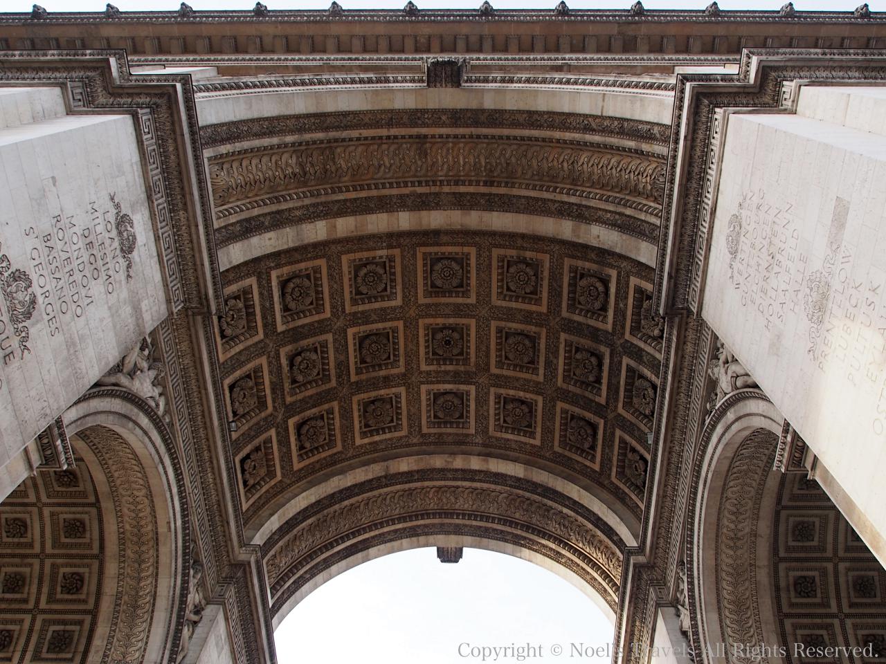 エトワール凱旋門 アルク・ドゥ・トリヨーンフ・ドゥ・レトワールパリナビ