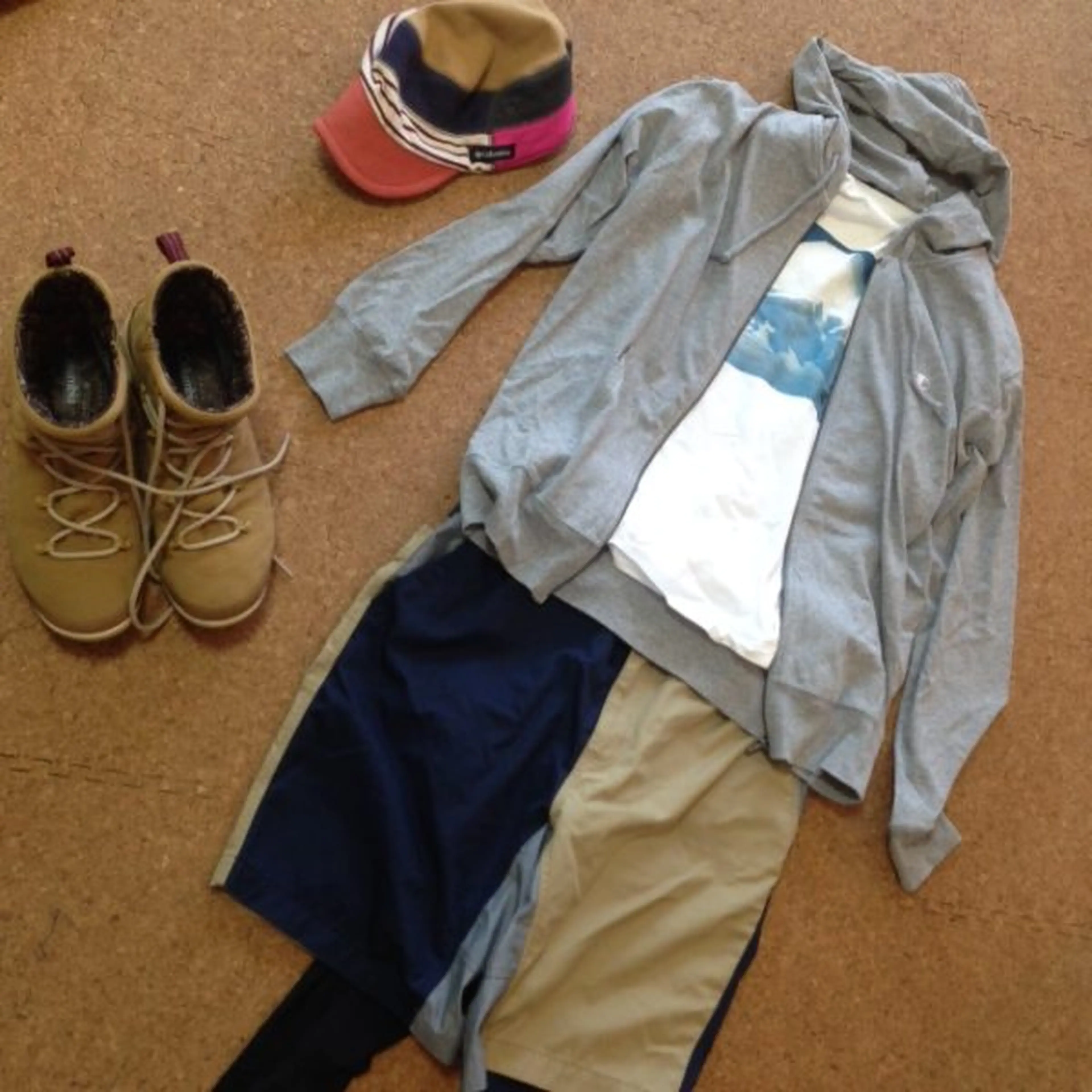 夏のメンズアウトドアファッションアイテム10選！キャンプやアウトドア活動に最適な服装とコーデ - アウトドアファッション専門通販Trailandtailor