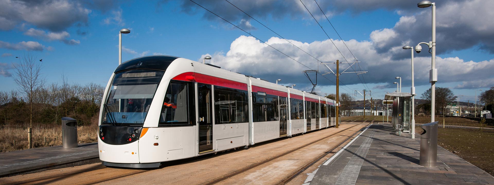 エジンバラ空港から市内までのアクセス方法とは？トラムが移動便利！オレンジ日誌