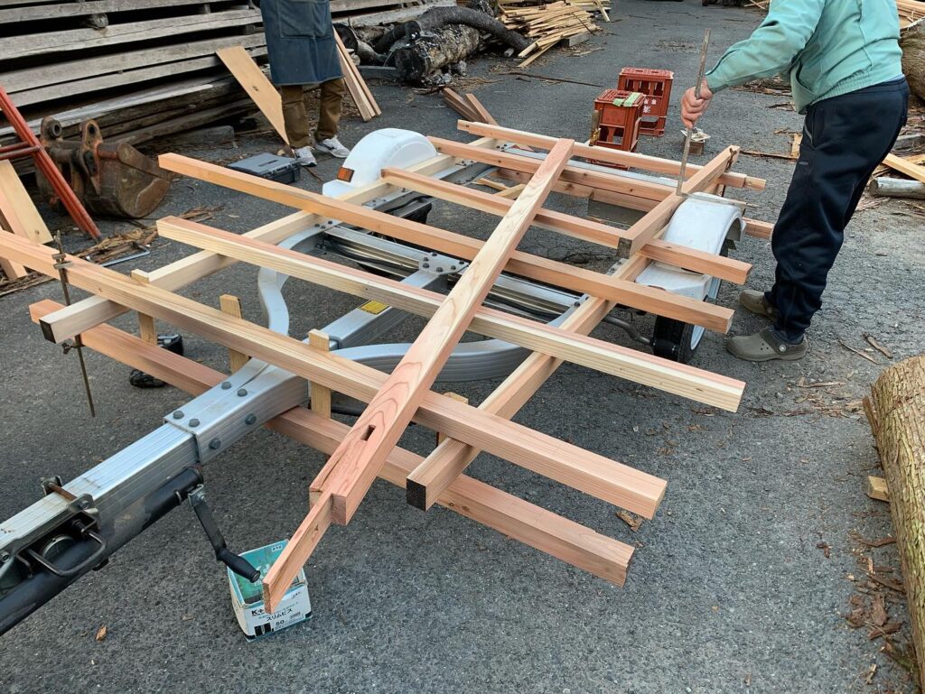 タラップ、付いてます－航空機を改造して作ったキャンピングトレーラー「Aero Tiny」えん乗り