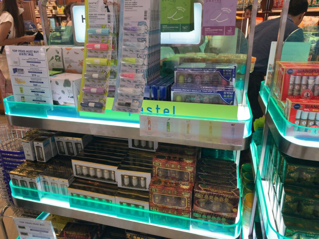 スワンナプーム国際空港で最後のお買い物！1000バーツでお土産探しTRIPPING