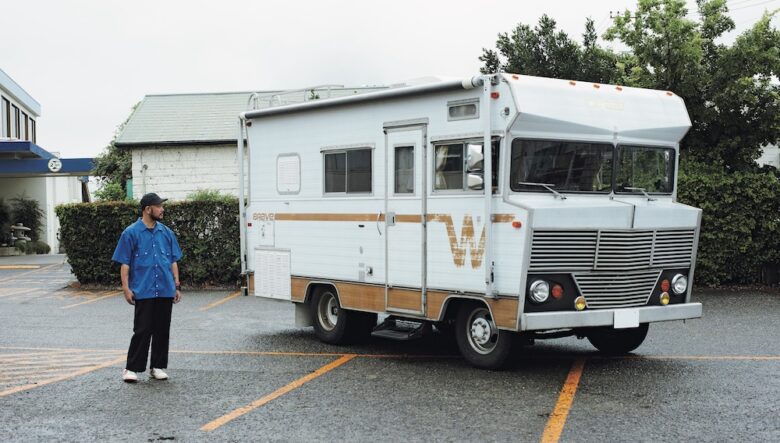 80年代のVWキャンピングカーをリノベート レトロデザインと最新装備をあわせ持つHonest Camperの「レトロ」えん乗り