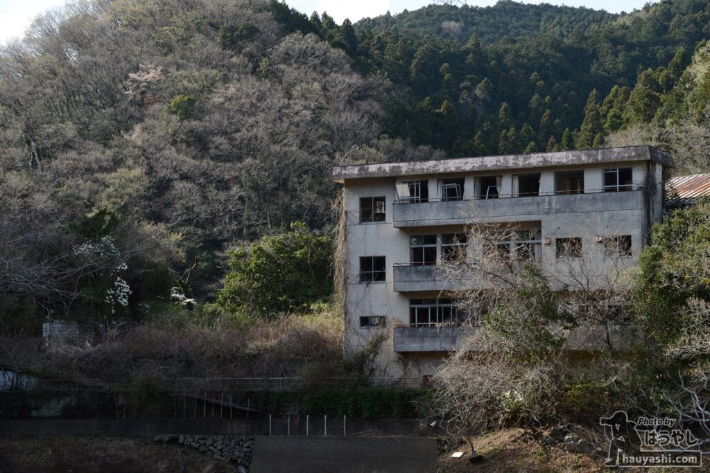 決定版41選 怖すぎて行けない！？精神病院や廃墟など、埼玉で有名な心霊スポット