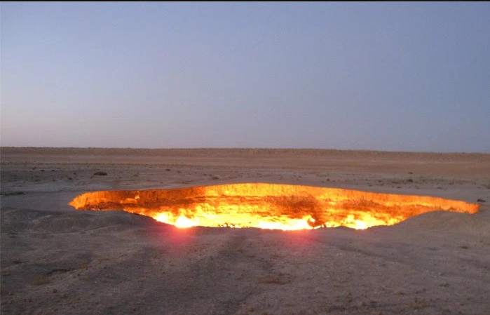 74歳の初体験は、紅焔の淵で 「炎と闇の絶景が閉鎖」って本当？ 地獄の門へ－2 Darvaza Gas