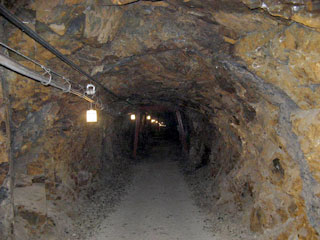 松代大本営跡：象山地下壕 歩鉄の達人