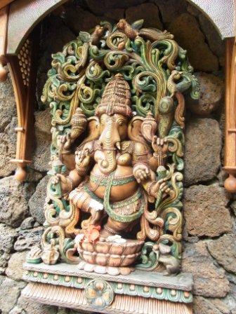 ハワイでインド！カウアイ島のヒンドゥー寺院Dance Miracles