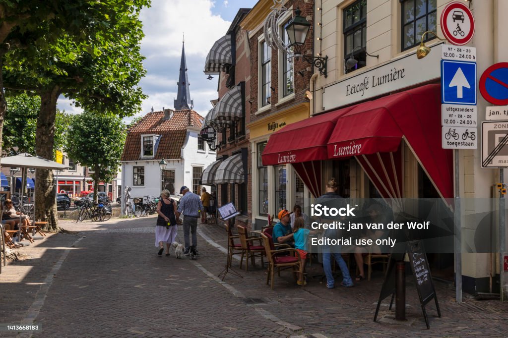 オランダ ギートホールン 古い街並みと運河の写真素材FYI07858004ストックフォトの Qlean Market