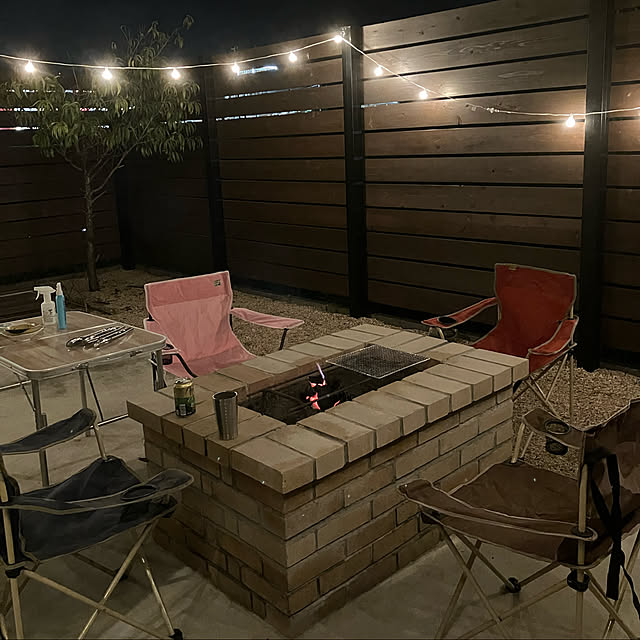 お庭で涼めるウッドデッキとBBQスペースができた新築外構No.19193花壇・菜園・芝生の施工例外構工事のガーデンプラス