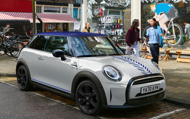 MINI 独創的な限定車「ブリック・レーン・エディション」発売中古車なら グーネット