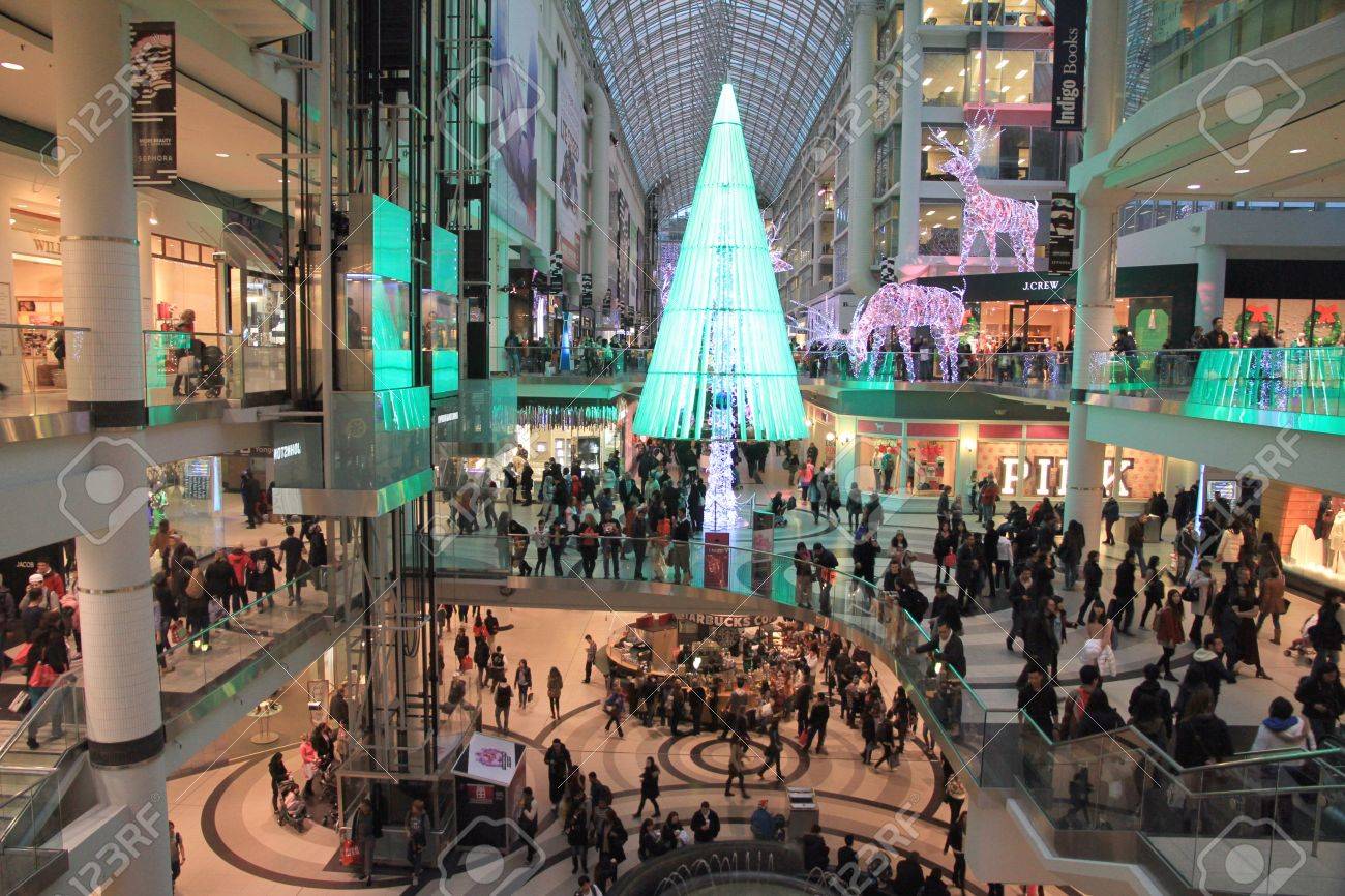 ユニクロ・カナダが旗艦店の トロント・イートンセンター店内３階に世界のアート、キャラクター、ブランドとコラボレーションしたオリジナルTシャツ「UT」フロアをオープン！TORJA