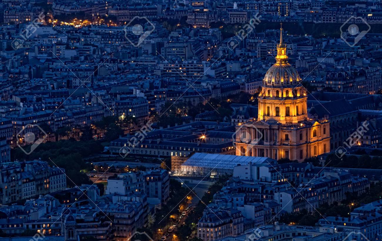 パリ,セーヌ川夜景 02577001090 の写真・イラスト素材アマナイメージズ