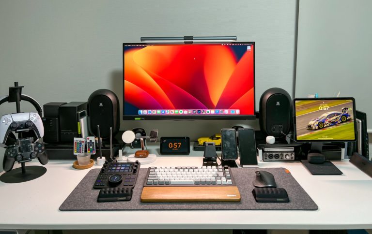 あなたの「ゲーム部屋」に合うデスクは何色？ゲーマーのためのカラーコーディネート術Bauhütte®