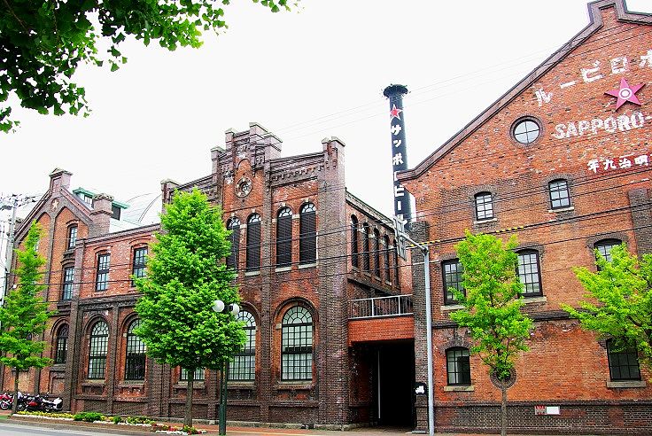 ☆のルーツ・開拓使麦酒醸造所 : バス、鉄道、車、船