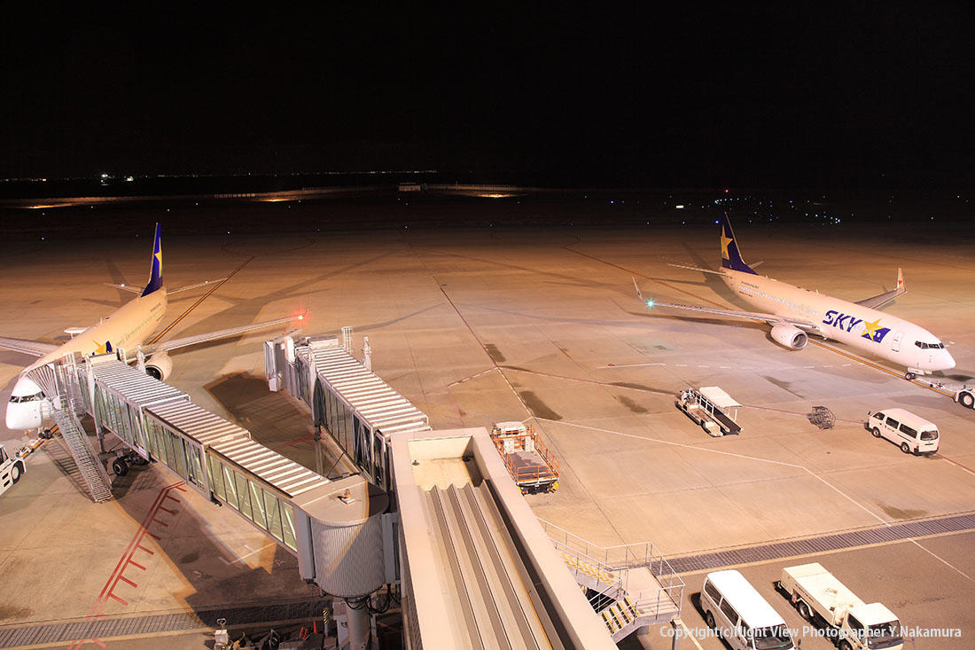 神戸空港展望デッキから明石大橋 25990014695 の写真・イラスト素材アマナイメージズ