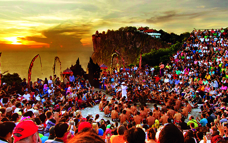 H.I.S. ウルワツ観光、ケチャックファイヤーダンス＆ディナーバリ島 インドネシアのオプショナルツアー海外現地ツアー格安予約