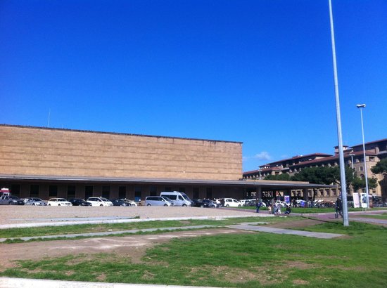 フィレンツェの教会3 サンタ・マリア・ノヴェッラ教会 駅前至便だけど荘厳あちこち