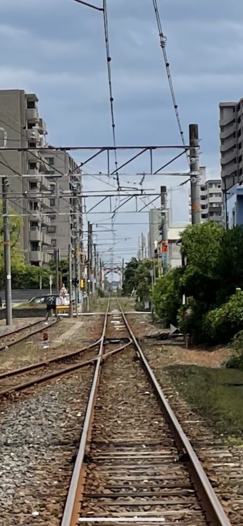 宇部新川駅、 シン・エヴァンゲリオン劇場版、ラストシーンの駅。 上は映画のアニメ画像
