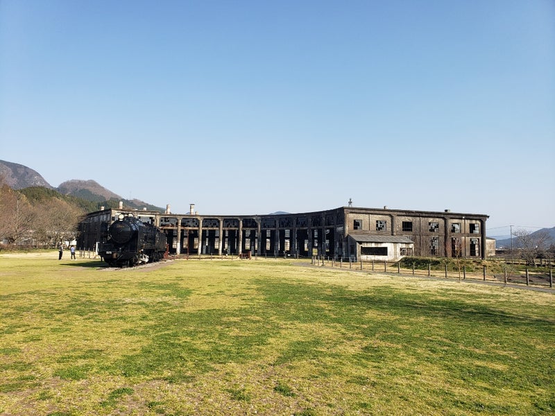 映画「すずめの戸締まり」の聖地・玖珠町の旧豊後森機関庫 映画・鉄道ファン必見 - YouTube
