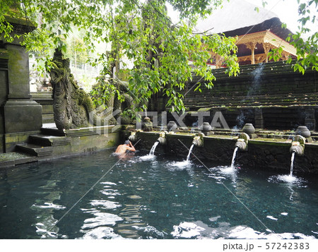 バリ島のパワースポットと言えば「ティルタウンプル寺院」 ウブド