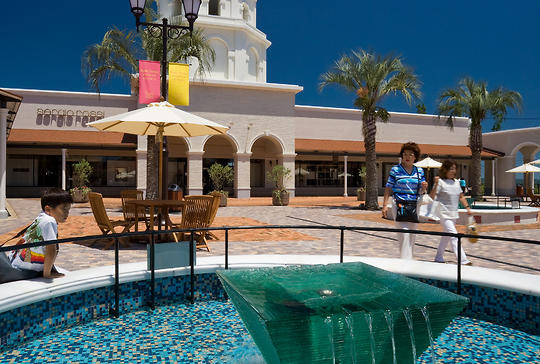 神戸三田プレミアム・アウトレット アソビュー！