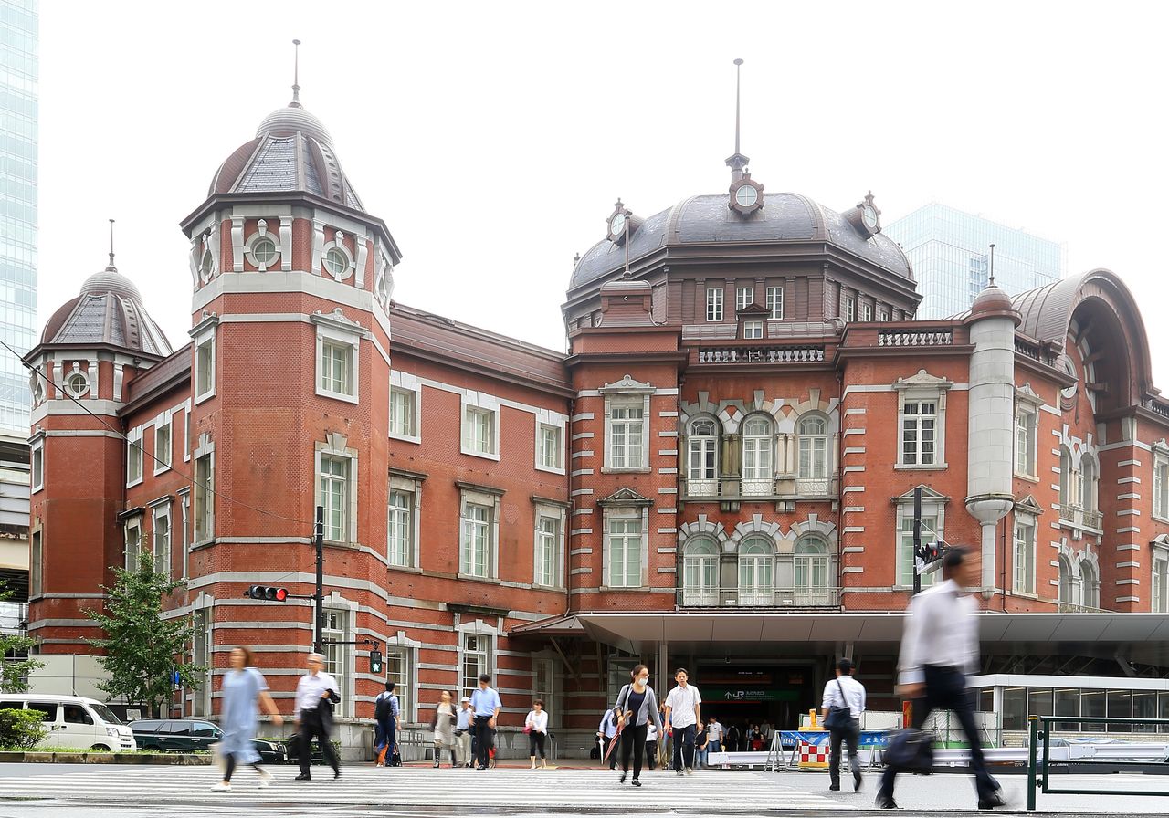 東京駅のマニアックな見どころ教えます！～0㎞ポスト、明治時代の鉄柱、2種類のレンガ、皇室用玄関、JR社員による手描きボードなどなどさんたつ by散歩の達人