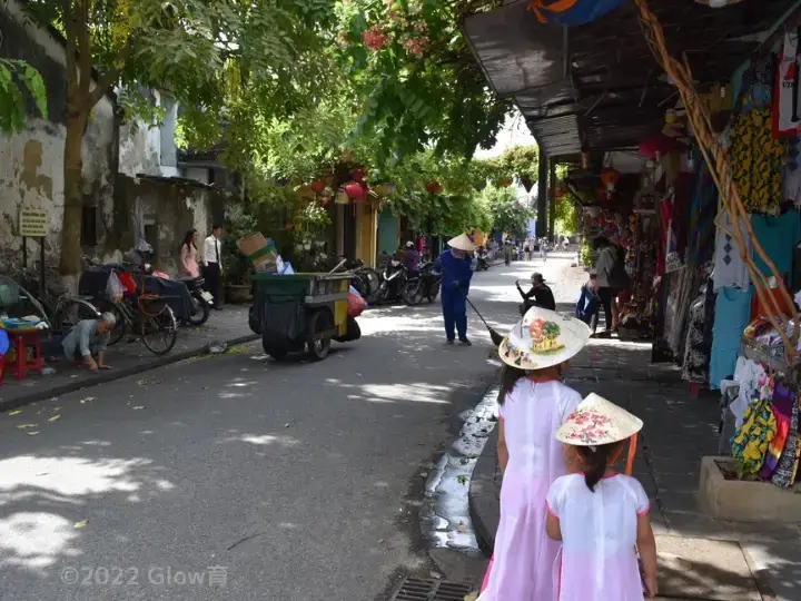 306,200点を超える東南アジア 家族のストックフォト、写真、そしてロイヤリティフリーの画像 -