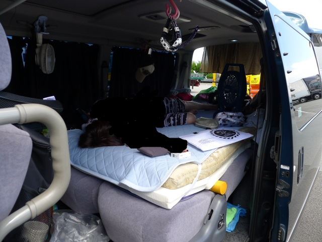 ハイエース 車中泊できる街乗り仕様車 内装カスタム FD-BOX:ライトキャンピングカーフレックス・ドリーム