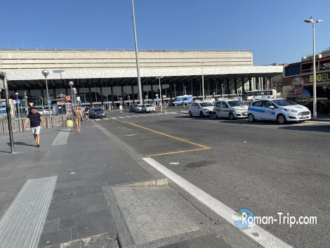 ローマ・テルミニ駅の荷物預かり - Hellotickets