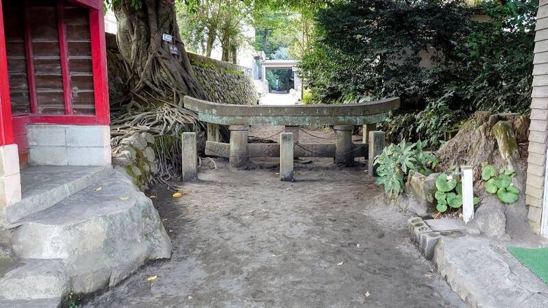 黒神埋没鳥居 写真素材2929198- フォトライブラリー photolibrary