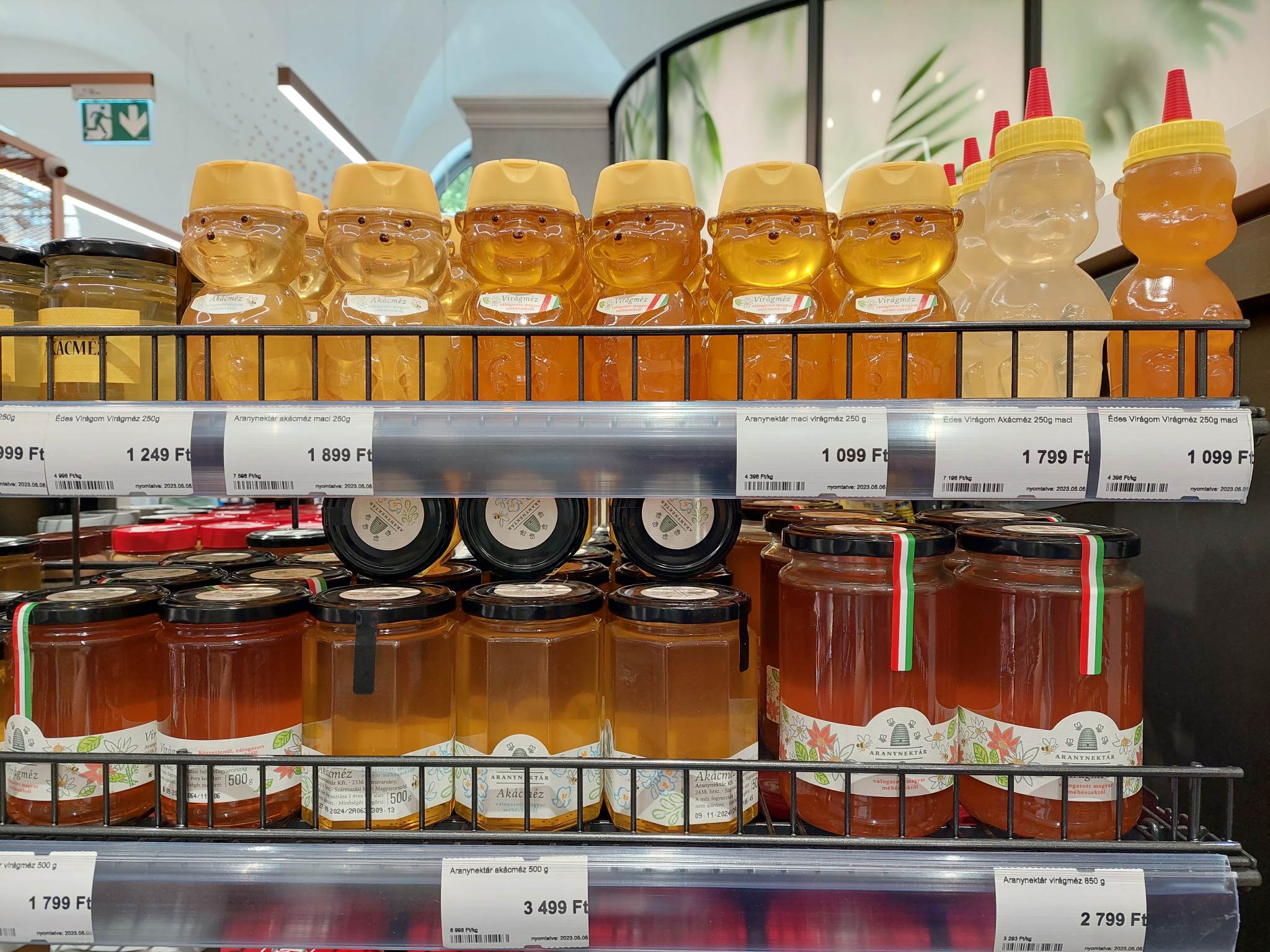 ブダペスト中央市場は蜂蜜がお得？トイレの料金に要注意？！世界トリップ