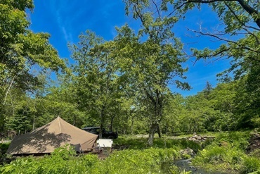 長野県「四徳温泉キャンプ場」に夏でも涼しい川キャンプを楽しめる新サイトがオープン！ – キャンプクエスト