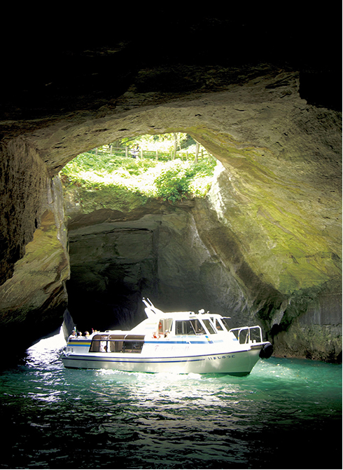 * 2025.7.6, 家族旅行, 西伊豆堂ヶ島, 神秘的な洞くつ『天窓洞』へ,