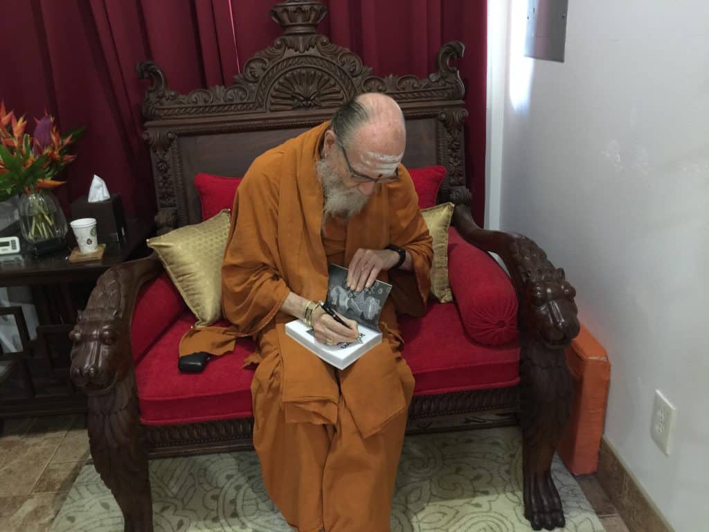 ハワイ・カウアイ島 ヒンドゥー寺院の瞑想と菩提樹の森で心身リフレッシュ - Hindu