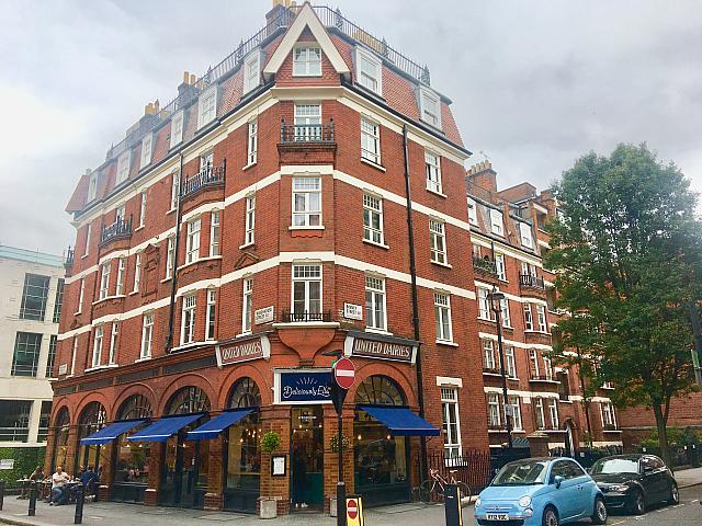 バルセロナ 世界遺産グエル公園＆バルセロナ旧市街ツアー日本語観光ガイド付 -マイバスヨーロッパ公式サイト