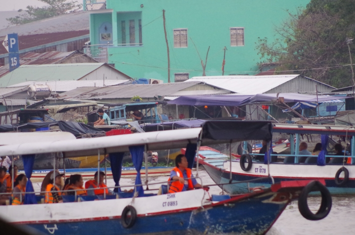 ベトナム予約 ハノイ 週末限定！旧市街+ ナイトマーケット散策+