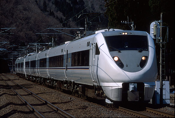 683系「サンダーバード」 リニューアル車再生産発売 -