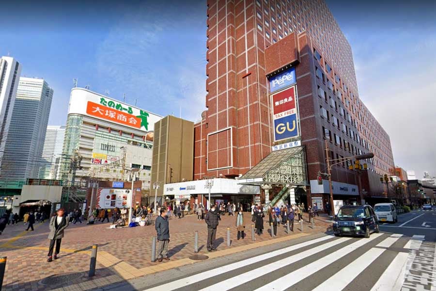 そこ“新宿駅じゃないほう”が早いよ」 賢い選択「大都会の“裏口駅”」を選ぶ乗りものニュース