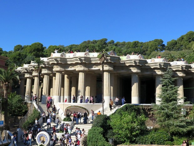 バルセロナのグエル公園 チケットとツアー - Hellotickets