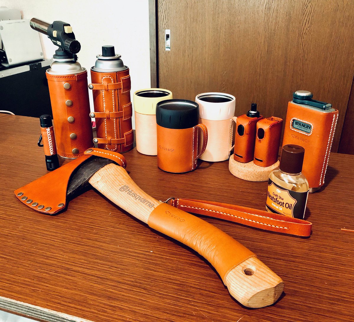 キャンプギアと相性がいいレザークラフト！革で小物を使いやすく！bobucamp