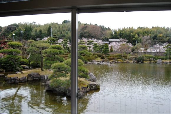 真野御陵 順徳天皇御火葬塚 。